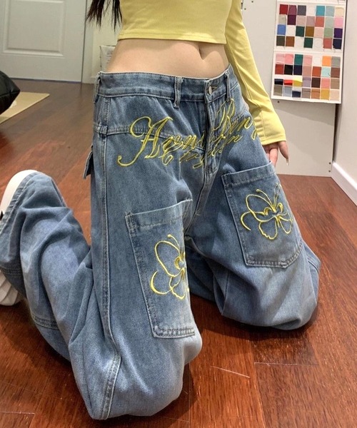 inst.ALL(インストール)の「バタフライ刺しゅうロゴデニムワイドパンツ(デニムパンツ・レディース・ブルー・S/M/L/LL)」の3枚目の写真