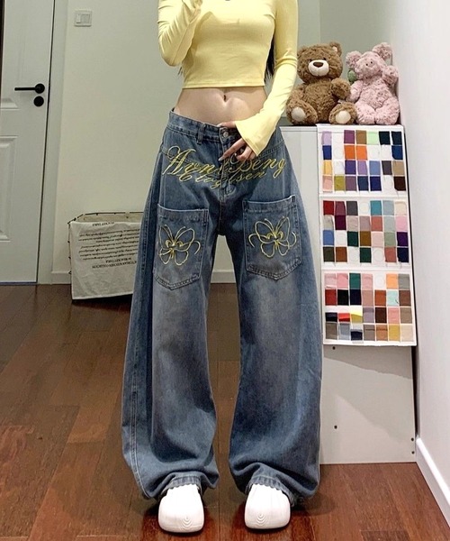 inst.ALL(インストール)の「バタフライ刺しゅうロゴデニムワイドパンツ(デニムパンツ・レディース・ブルー・S/M/L/LL)」の6枚目の写真