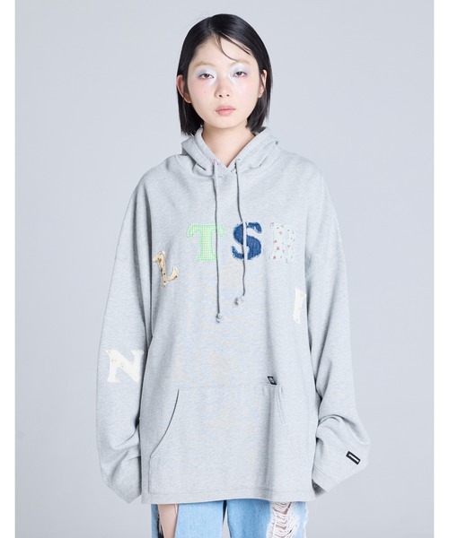 Little sunny bite(リトルサニーバイト)の「【8】【it】【Little Sunny Bite】alphabet hoodie(パーカー・レディース・ホワイト/ブラック/グレー・MEDIUM/SMALL)」の3枚目の写真