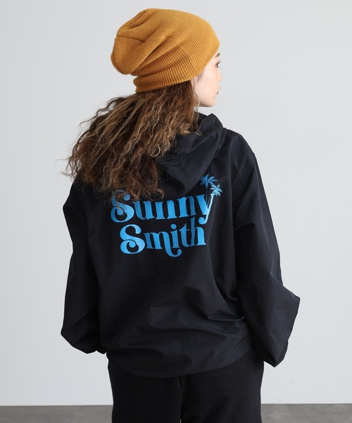 Sunny Smith(サニースミス)の「SUNNY SMITH ポケッタブル コットンライクナイロン ヤシの木ロゴ刺繍 アノラックパーカ(その他アウター・メンズ・ブラック/ネイビー・M/L)」の6枚目の写真