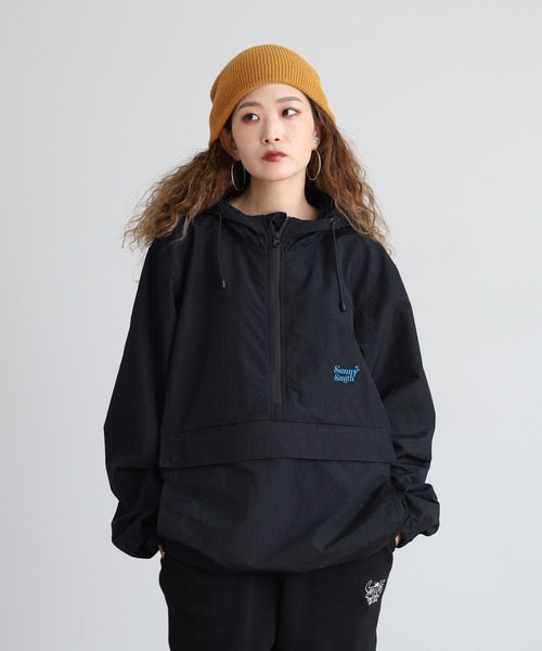 Sunny Smith(サニースミス)の「SUNNY SMITH ポケッタブル コットンライクナイロン ヤシの木ロゴ刺繍 アノラックパーカ(その他アウター・メンズ・ブラック/ネイビー・M/L)」の4枚目の写真