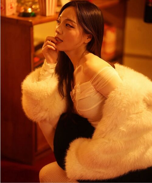 MUSINSA STANDARD WOMAN（ムシンサスタンダードウーマン）の「ウィメンズシャギーフェイクファージャケット[アイボリー]（ムートンコート・レディース・その他・S/M）」の7枚目の写真