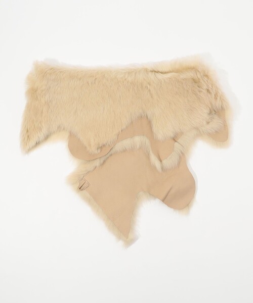 Karl Donoghue（カール ドナヒュー）の「KARL DONOGHUE EDGE BUTTON スカーフ（ストール/ショール・レディース・ベージュ・FREE）」の3枚目の写真