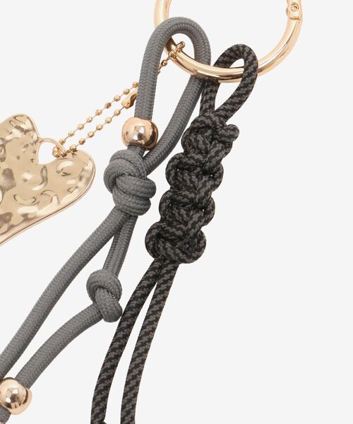 le.coeur blanc（ルクールブラン）の「ハートチャーム（キーホルダー・レディース・ベージュ/グレー・FREE）」の6枚目の写真