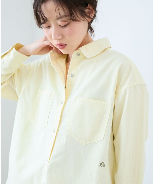 le.coeur blanc（ルクールブラン）の「エンブロイダリーカラーオーバーシャツ（シャツ/ブラウス・レディース・ダークグレー/イエロー/ライトブルー/ライトピンク・38）」の3枚目の写真