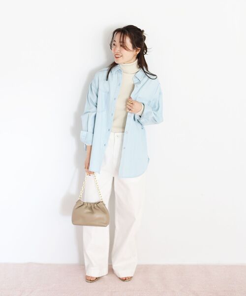 le.coeur blanc(ルクールブラン)の「エンブロイダリーカラーオーバーシャツ(シャツ/ブラウス・レディース・ダークグレー/イエロー/ライトブルー/ライトピンク・38)」の11枚目の写真