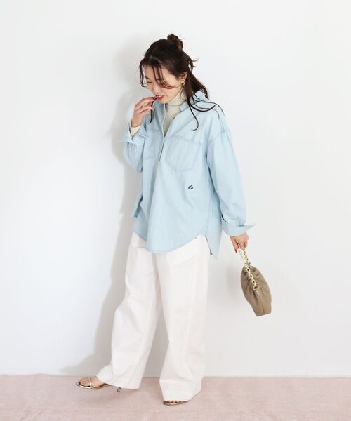 le.coeur blanc(ルクールブラン)の「エンブロイダリーカラーオーバーシャツ(シャツ/ブラウス・レディース・ダークグレー/イエロー/ライトブルー/ライトピンク・38)」の15枚目の写真