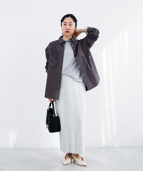 le.coeur blanc（ルクールブラン）の「エンブロイダリーカラーオーバーシャツ（シャツ/ブラウス・レディース・ダークグレー/イエロー/ライトブルー/ライトピンク・38）」の6枚目の写真