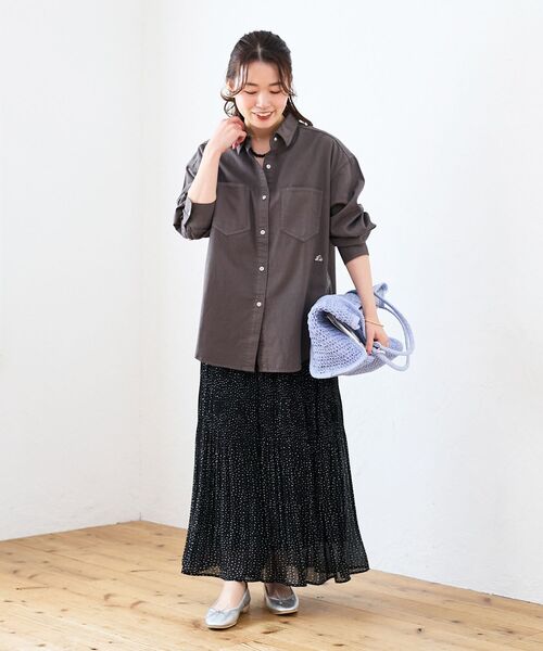 le.coeur blanc（ルクールブラン）の「エンブロイダリーカラーオーバーシャツ（シャツ/ブラウス・レディース・ダークグレー/イエロー/ライトブルー/ライトピンク・38）」の11枚目の写真