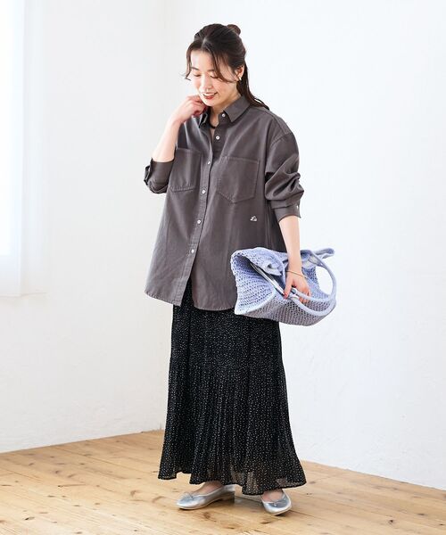 le.coeur blanc（ルクールブラン）の「エンブロイダリーカラーオーバーシャツ（シャツ/ブラウス・レディース・ダークグレー/イエロー/ライトブルー/ライトピンク・38）」の14枚目の写真