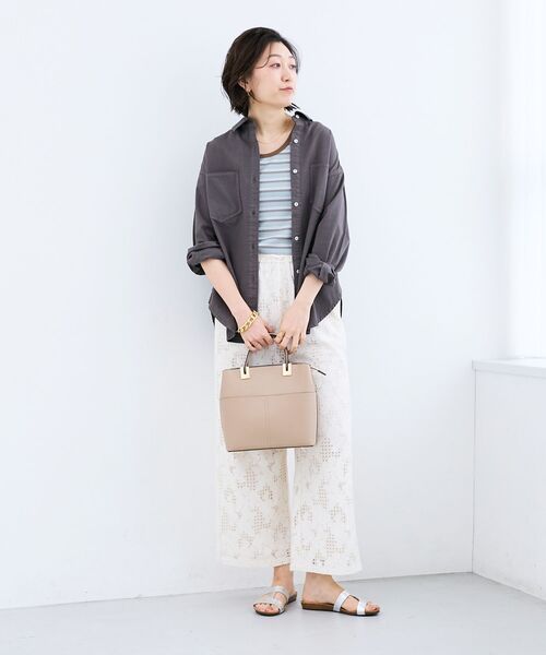 le.coeur blanc（ルクールブラン）の「エンブロイダリーカラーオーバーシャツ（シャツ/ブラウス・レディース・ダークグレー/イエロー/ライトブルー/ライトピンク・38）」の22枚目の写真