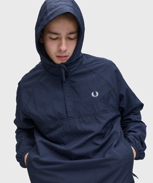 FRED PERRY（フレッドペリー）の「Ripstop Training Smock Jacket／リップストップトレーニングスモックジャケット（マウンテンパーカー・メンズ・ネイビー・L/M）」の3枚目の写真