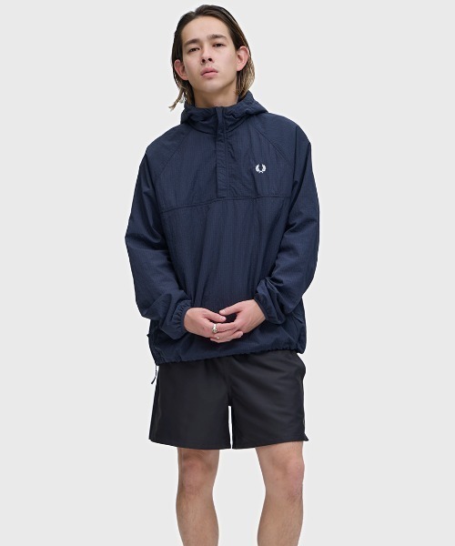 FRED PERRY（フレッドペリー）の「Ripstop Training Smock Jacket／リップストップトレーニングスモックジャケット（マウンテンパーカー・メンズ・ネイビー・L/M）」の2枚目の写真