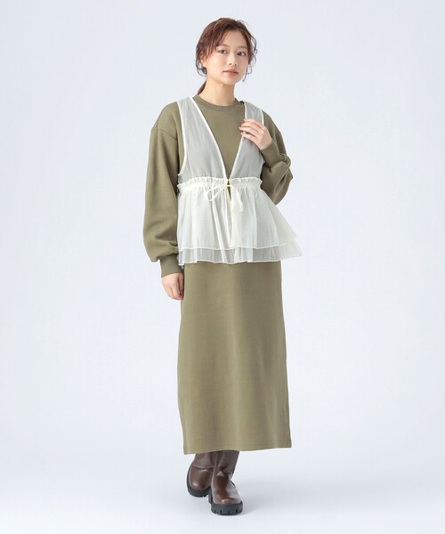 BEAMS HEART(ビームスハート)の「オーガンジー ベスト × カット ワンピース (セットアイテム)(ワンピース・レディース・オリーブ/グレー系その他/チャコールグレー・FREE)」の1枚目の写真