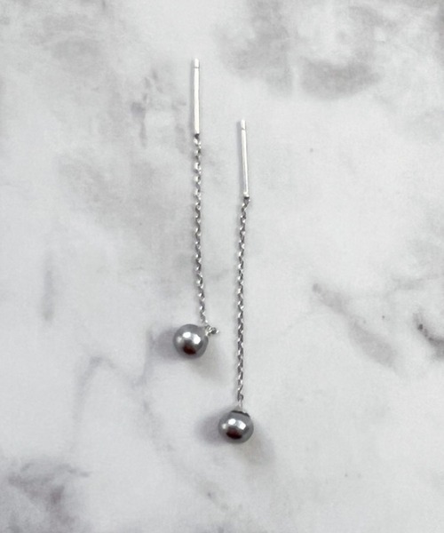yu-ka（ユーカ）の「YU-KA:パールハンギングピアス Pearl hanging pierce（ピアス（両耳用）・レディース・グレー/シルバー・FREE）」の3枚目の写真