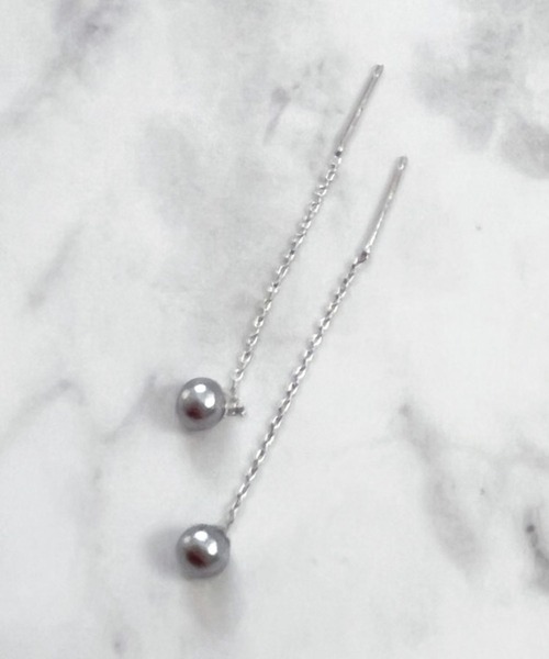 yu-ka（ユーカ）の「YU-KA:パールハンギングピアス Pearl hanging pierce（ピアス（両耳用）・レディース・グレー/シルバー・FREE）」の4枚目の写真