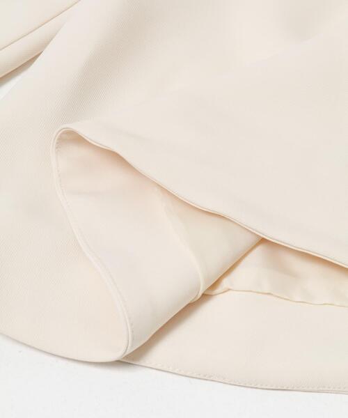 URBAN RESEARCH ROSSO WOMEN（アーバンリサーチ　ロッソ）の「『WEB限定』デザインボタンペプラムツイルジャケット（ノーカラージャケット・レディース・アイボリー/ブラック・FREE）」の13枚目の写真