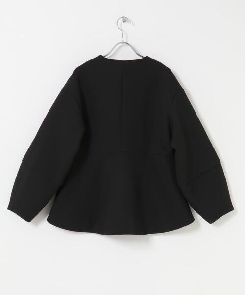 URBAN RESEARCH ROSSO WOMEN(アーバンリサーチ ロッソ)の「『WEB限定』デザインボタンペプラムツイルジャケット(ノーカラージャケット・レディース・アイボリー/ブラック・FREE)」の11枚目の写真