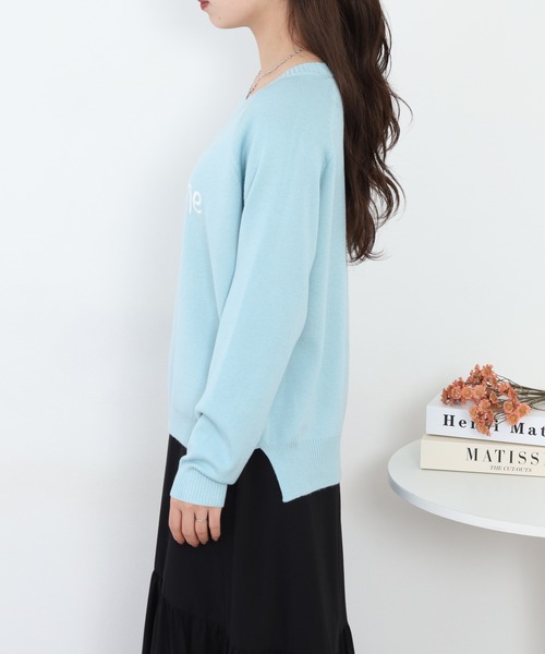 EGLANTINE(エグランティーヌ)の「EGLANTINE ラウンドネック刺繍ロゴニット(ニット/セーター・レディース・ネイビー/シルバーグレー/ベビーピンク/クリーム・38)」の6枚目の写真