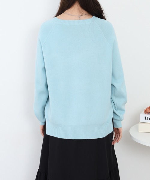 EGLANTINE(エグランティーヌ)の「EGLANTINE ラウンドネック刺繍ロゴニット(ニット/セーター・レディース・ネイビー/シルバーグレー/ベビーピンク/クリーム・38)」の7枚目の写真