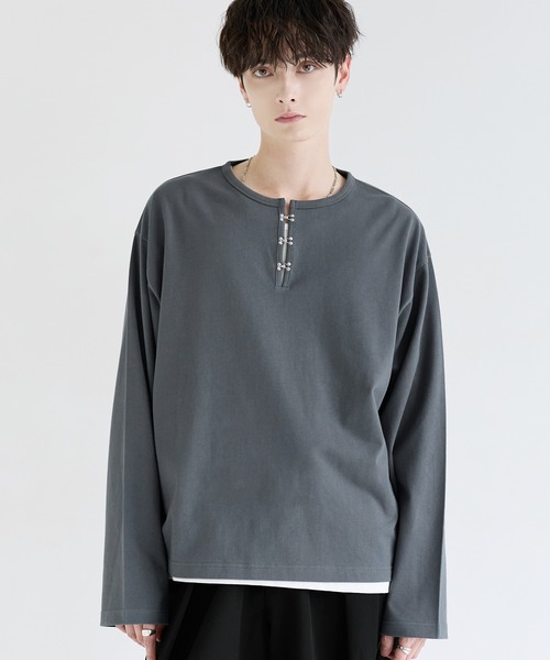 LILL（リル）の「シルバーパーツヘビーウエイトコットンヘンリーネックロングスリーブカットソー（Tシャツ/カットソー・メンズ・ホワイト/ブラック/ブルーグレー/チャコールグレー・XL/L/M/S）」の6枚目の写真