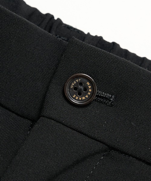markaware（マーカウェア）の「【MARKAWARE】TRIPLE PLEATED WIDE TROUSERS(3/72アルゼンチンウールトロピカルサバイバルクロス / トリプルプリーテッドワイドトラウザーズ)（スラックス・メンズ・ブラック/ベージュ・3/2/1）」の18枚目の写真