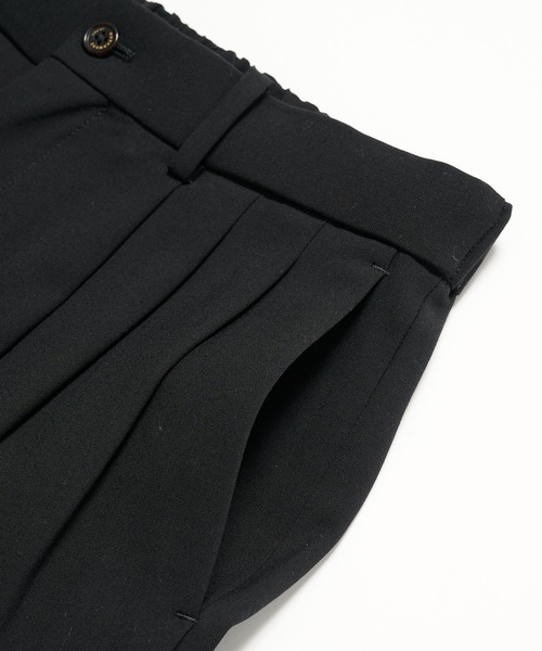 markaware（マーカウェア）の「【MARKAWARE】TRIPLE PLEATED WIDE TROUSERS(3/72アルゼンチンウールトロピカルサバイバルクロス / トリプルプリーテッドワイドトラウザーズ)（スラックス・メンズ・ブラック/ベージュ・3/2/1）」の19枚目の写真