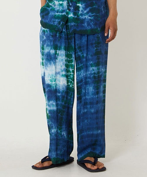 BLUE BLUE JAPAN(ブルーブルージャパン)の「アオミドリシボリ イージーパンツ(その他パンツ・メンズ・モカ・S/M/L/XL)」の2枚目の写真