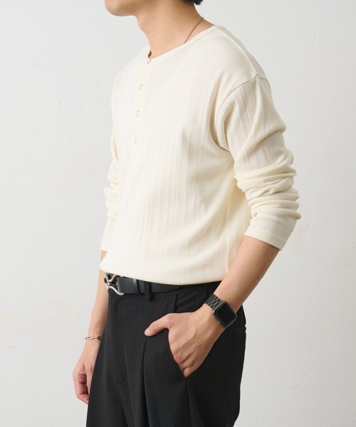 COLONY 2139（コロニートゥーワンスリーナイン）の「テレコリブヘンリーネック（Tシャツ/カットソー・メンズ・ブラック/ホワイト・LARGE/MEDIUM）」の6枚目の写真