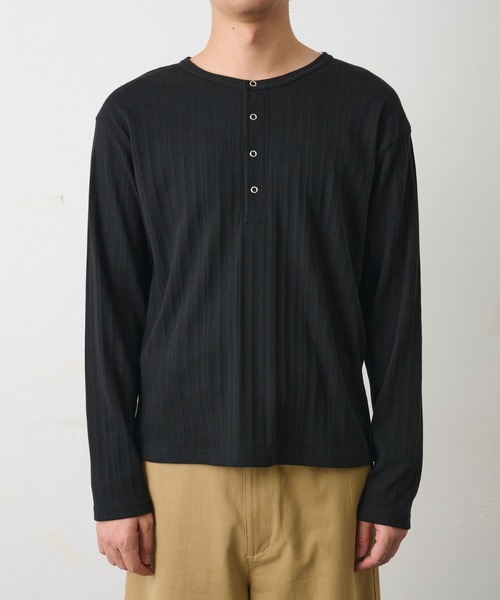 COLONY 2139（コロニートゥーワンスリーナイン）の「テレコリブヘンリーネック（Tシャツ/カットソー・メンズ・ブラック/ホワイト・LARGE/MEDIUM）」の13枚目の写真