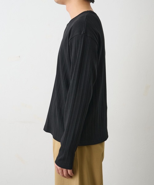 COLONY 2139（コロニートゥーワンスリーナイン）の「テレコリブヘンリーネック（Tシャツ/カットソー・メンズ・ブラック/ホワイト・LARGE/MEDIUM）」の12枚目の写真