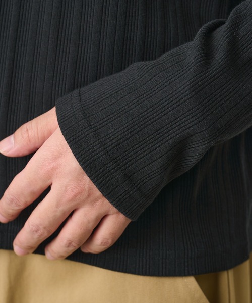 COLONY 2139（コロニートゥーワンスリーナイン）の「テレコリブヘンリーネック（Tシャツ/カットソー・メンズ・ブラック/ホワイト・LARGE/MEDIUM）」の9枚目の写真