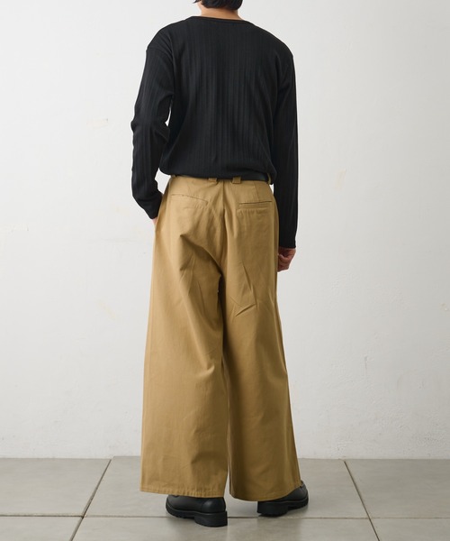 COLONY 2139（コロニートゥーワンスリーナイン）の「テレコリブヘンリーネック（Tシャツ/カットソー・メンズ・ブラック/ホワイト・LARGE/MEDIUM）」の15枚目の写真