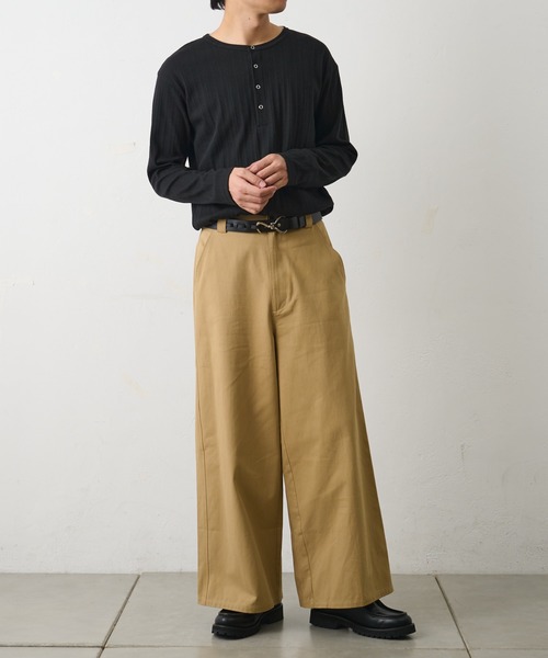 COLONY 2139（コロニートゥーワンスリーナイン）の「テレコリブヘンリーネック（Tシャツ/カットソー・メンズ・ブラック/ホワイト・LARGE/MEDIUM）」の14枚目の写真