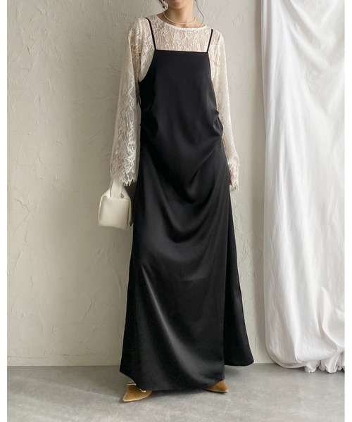 She's Closet(シーズクローゼット)の「タックドレープ セミフレア タイトロング サテンキャミワンピース(ワンピース・レディース・ブラック/アイボリー・FREE)」の12枚目の写真
