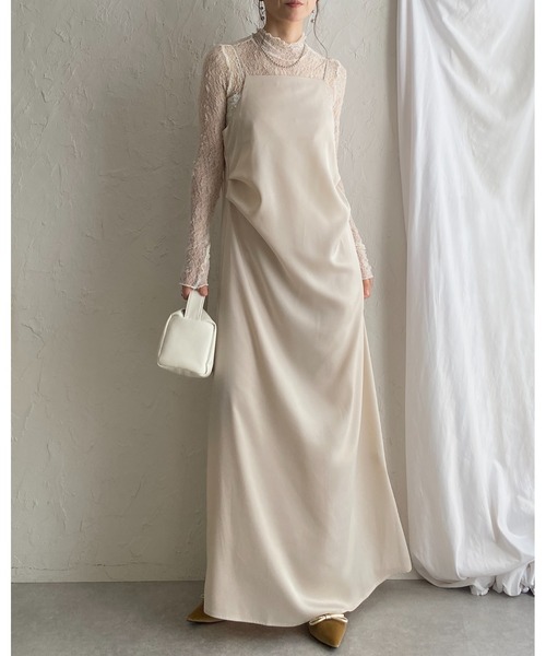 She's Closet(シーズクローゼット)の「タックドレープ セミフレア タイトロング サテンキャミワンピース(ワンピース・レディース・ブラック/アイボリー・FREE)」の15枚目の写真