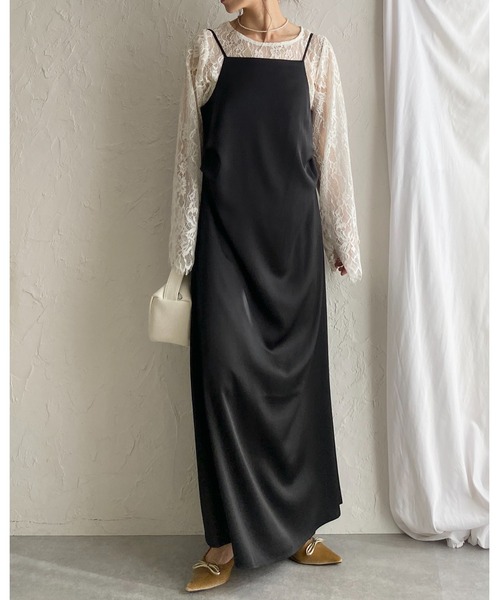 She's Closet(シーズクローゼット)の「タックドレープ セミフレア タイトロング サテンキャミワンピース(ワンピース・レディース・ブラック/アイボリー・FREE)」の17枚目の写真