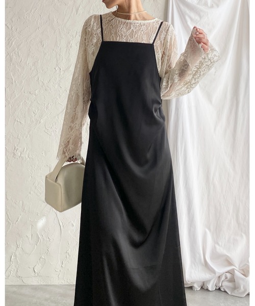 She's Closet(シーズクローゼット)の「タックドレープ セミフレア タイトロング サテンキャミワンピース(ワンピース・レディース・ブラック/アイボリー・FREE)」の21枚目の写真