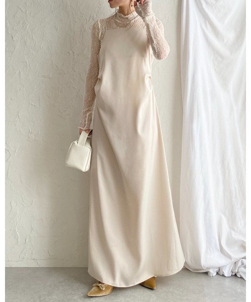 She's Closet(シーズクローゼット)の「タックドレープ セミフレア タイトロング サテンキャミワンピース(ワンピース・レディース・ブラック/アイボリー・FREE)」の22枚目の写真