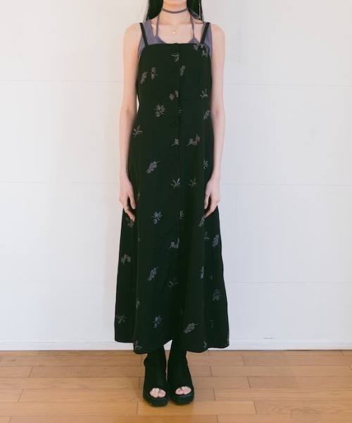 sahara(サハラ)の「【PRE ORDER】Flower Embroidery Dress(ワンピース・レディース・ブラック/ベージュ/ライトグレー・FREE)」の2枚目の写真