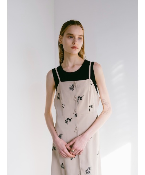 sahara(サハラ)の「【PRE ORDER】Flower Embroidery Dress(ワンピース・レディース・ブラック/ベージュ/ライトグレー・FREE)」の6枚目の写真