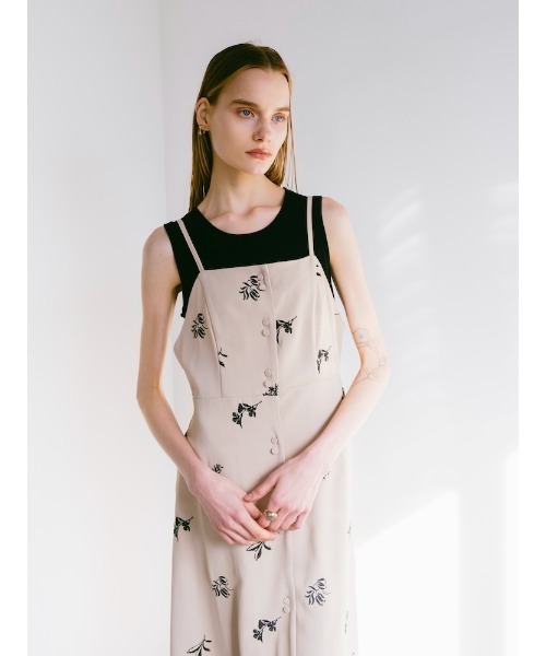 sahara(サハラ)の「【PRE ORDER】Flower Embroidery Dress(ワンピース・レディース・ブラック/ベージュ/ライトグレー・FREE)」の7枚目の写真