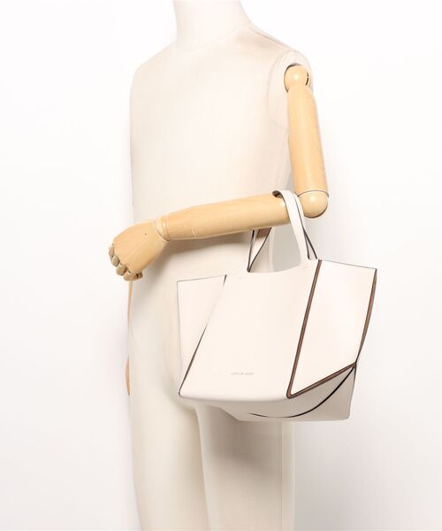 MICHAEL KORS（マイケルコース）の「JORDI レザー トート ミディアム（トートバッグ・レディース・ベージュ系・FREE）」の5枚目の写真