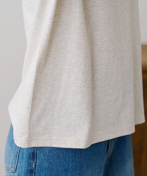 DISCOAT(ディスコート)の「箔プリントTシャツ(Tシャツ/カットソー・レディース・オフホワイト/ライトベージュ/ブラウン・FREE)」の18枚目の写真