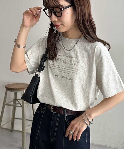 DISCOAT(ディスコート)の「箔プリントTシャツ(Tシャツ/カットソー・レディース・オフホワイト/ライトベージュ/ブラウン・FREE)」の21枚目の写真
