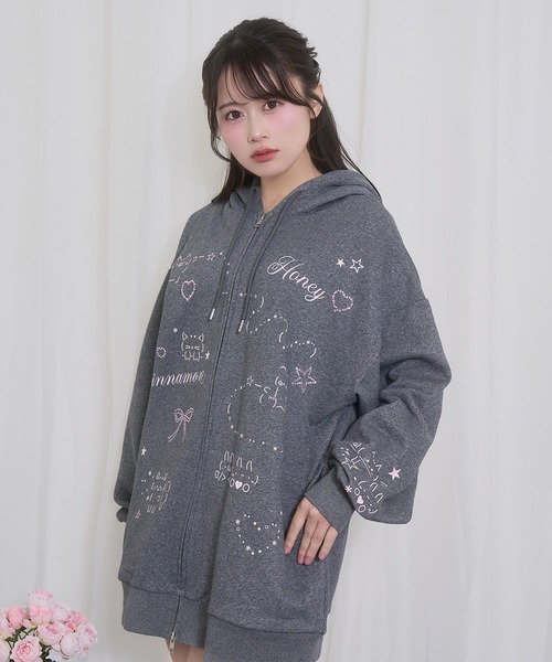 Honey Cinnamon（ハニーシナモン）の「EMOJIジップパーカー（パーカー・レディース・チャコール/ブラック・FREE）」の6枚目の写真