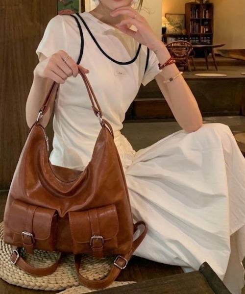 Teem Store(チームストア)の「【大容量/3WAY◎】【5色展開】3WAYフロントポケット フェイクレザーショルダーバッグ リュック トート(ショルダーバッグ・レディース・シルバー/ブラウン/ダークブラウン/ホワイト/ブラック・F)」の4枚目の写真