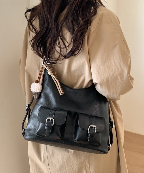 Teem Store(チームストア)の「【大容量/3WAY◎】【5色展開】3WAYフロントポケット フェイクレザーショルダーバッグ リュック トート(ショルダーバッグ・レディース・シルバー/ブラウン/ダークブラウン/ホワイト/ブラック・F)」の16枚目の写真