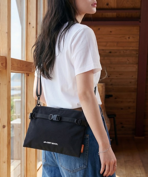 KRIFF MAYER（クリフメイヤー）の「【KRIFF MAYER/クリフメイヤー】6ポケット マルチサコッシュ（ショルダーバッグ・メンズ・ベージュ/ブラック・FREE）」の2枚目の写真