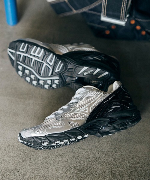 MIZUNO(ミズノ )の「MIZUNO ミズノ WAVE RIDER 10 ウェーブ ライダー D1GA261602(スニーカー・メンズ・シルバー×ブラック・27.0cm/26.0cm/25.0cm/24.0cm/27.5cm/26.5cm/24.5cm/23.5cm/28.0cm/23.0cm)」の13枚目の写真